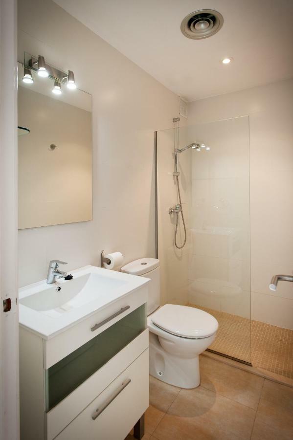 Apartamento A Pie De Playa, Climatizado Y Parking Roses Bagian luar foto