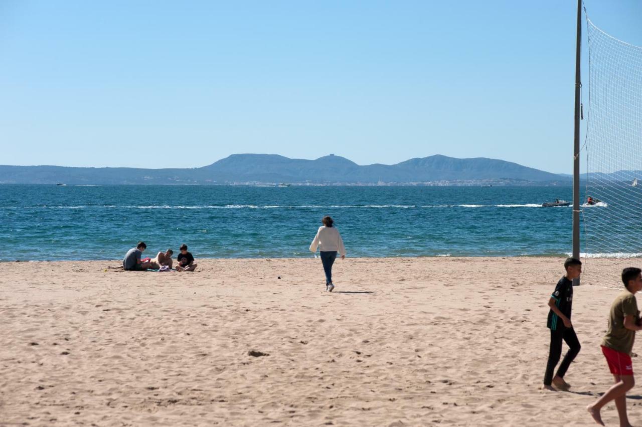 Apartamento A Pie De Playa, Climatizado Y Parking Roses Bagian luar foto